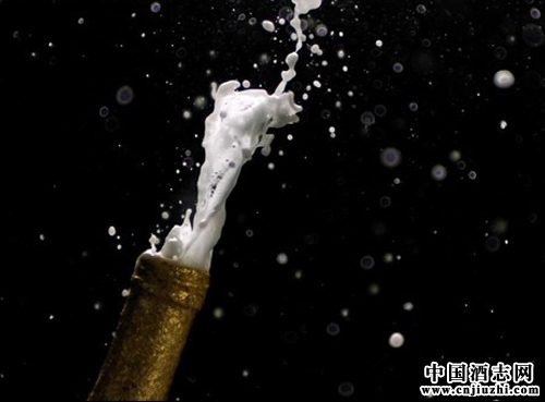 啤酒為什么會出現(xiàn)噴涌