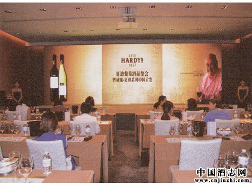 譽(yù)嘉的進(jìn)攻與安守