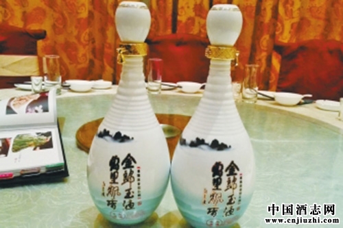 2015年 帶金郎玉液酒回家過(guò)好年