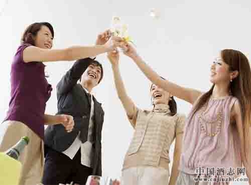 我國(guó)飲酒人數(shù)持續(xù)上升,酒水市場(chǎng)將不斷擴(kuò)大