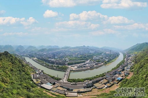 茅臺鎮(zhèn)緣何成為正宗醬酒的天選之地?